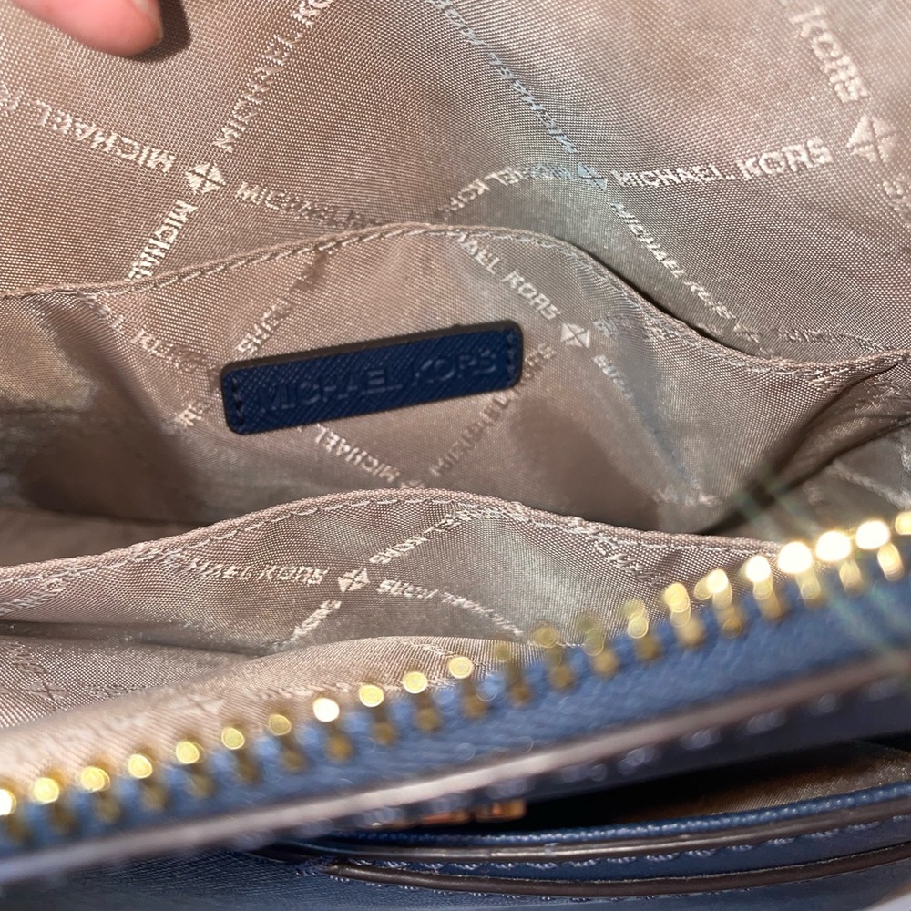 Michael Kors Navy Blue jet Crossbody Bag - Picture 3 of 5